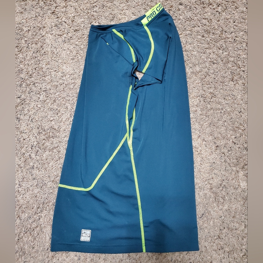 NIKE PRO COMBAT Men's Dri-Fit Compression Tank, Size: Large - Picture 3 of 10